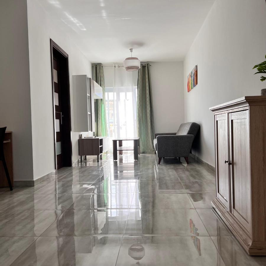 F5 3, Private Two Single Beds Shared Bathroom In Shared Flat Homestay