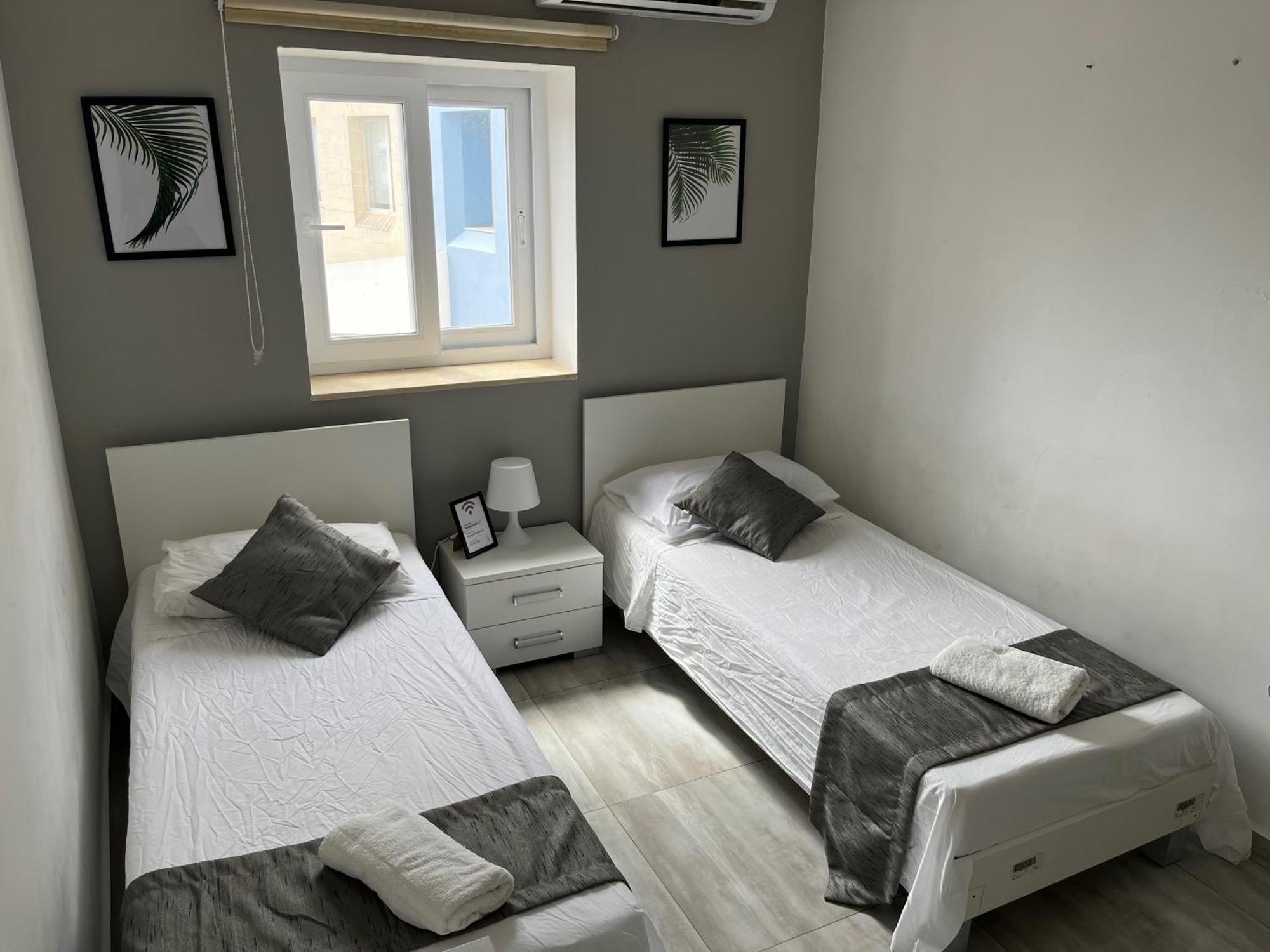 F5 3, Private Two Single Beds Shared Bathroom In Shared Flat * Msida